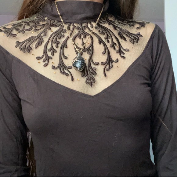 vintage brown and green mesh long sleeve🤎 - Picture 2 of 4